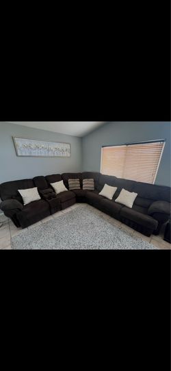 Sectional sofa with pull out bed