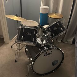 Pearl 7 Pieces Drum Set