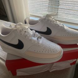 W NIKE COURT VISION LO