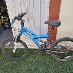 Ozone 500 Boys' Shock Force 20 in 7-Speed Mountain Bike
