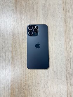 iPhone 15 Pro Max - Unlocked - 256GB 