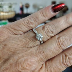 NEW! 1ctw Moissanite Wedding/Engagement Ring Sterling Silver 925 Size 7