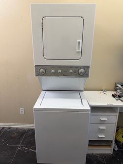24” Whirlpool Electric Stackable W&D Unit