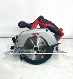Milwaukee M18 6-1/2" Cordless Circular Saw – Model 2630-20 – Open Box