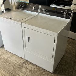 Speed Queen Commercial Heavy Duty Washer And Gas Dryer Set 