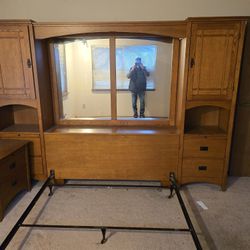 Queen size Bedroom Set