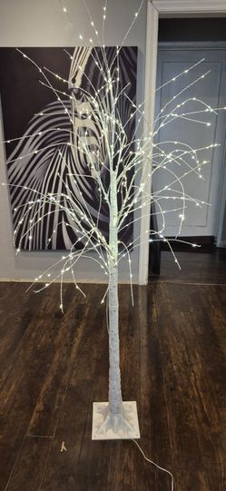 Lighted tree