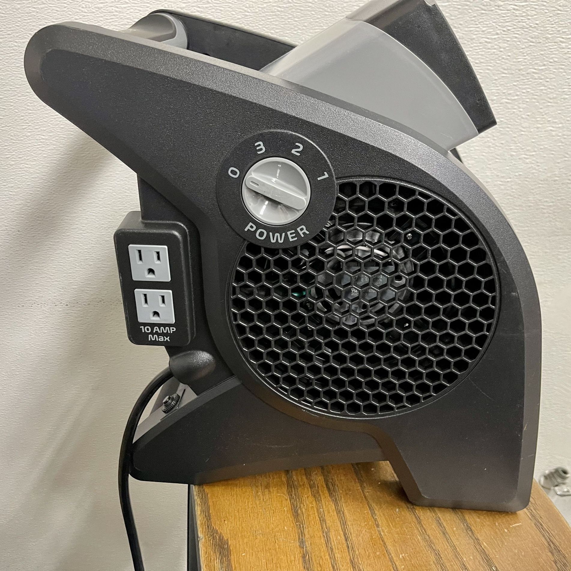 LASKO- Pivoting Utility Fan model U15610 for Sale in Los Angeles, CA -  OfferUp