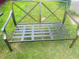 Metal outdoor bench 48 inches wide great condition