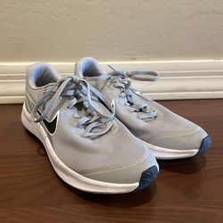 Nike Star Runner Grey Size 6.5Y Boy’s 8.5 Women’s