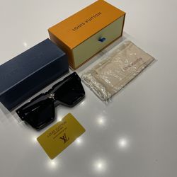 LV SUNGLASSES 