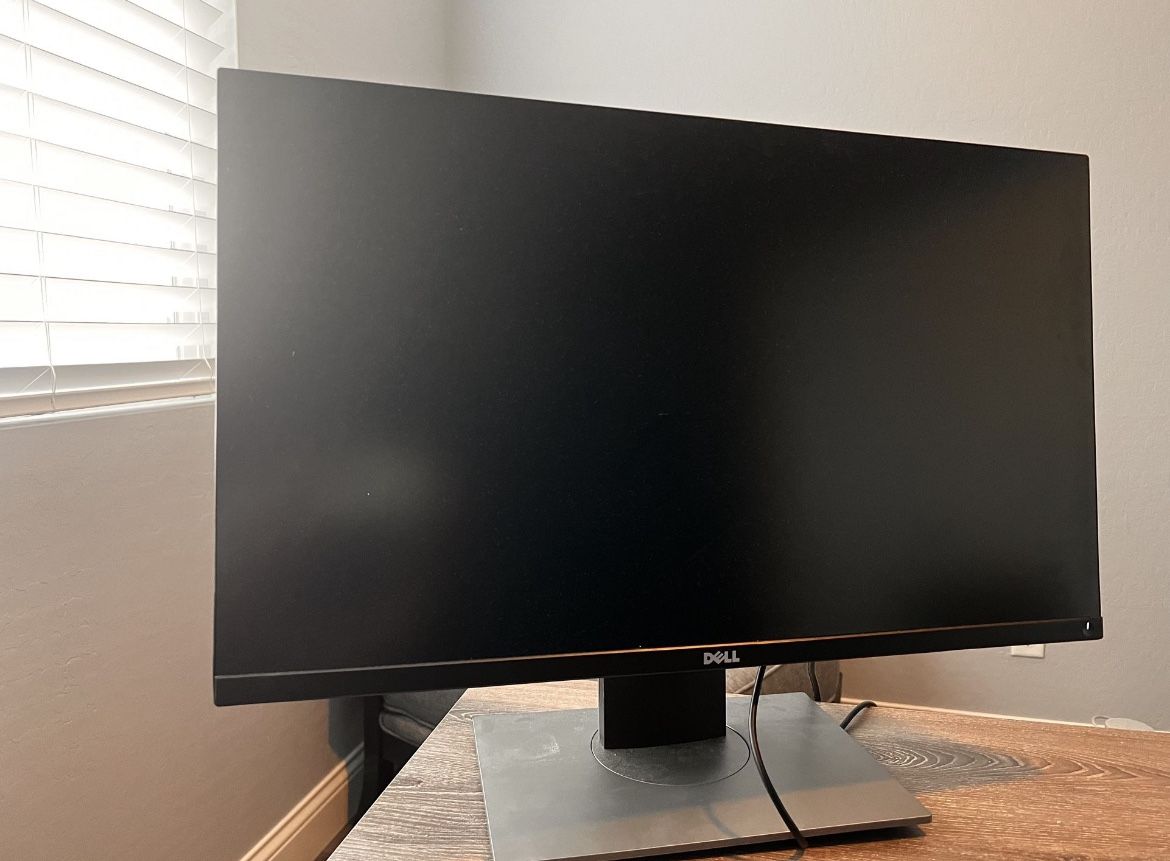 Dell UltraSharp 27 inch Monitor UP2716D Product details Panel Type:IPS Resolution:2560 x 1440 Connector Type:HDMI, DVI, DisplayPort, Mini DisplayPort