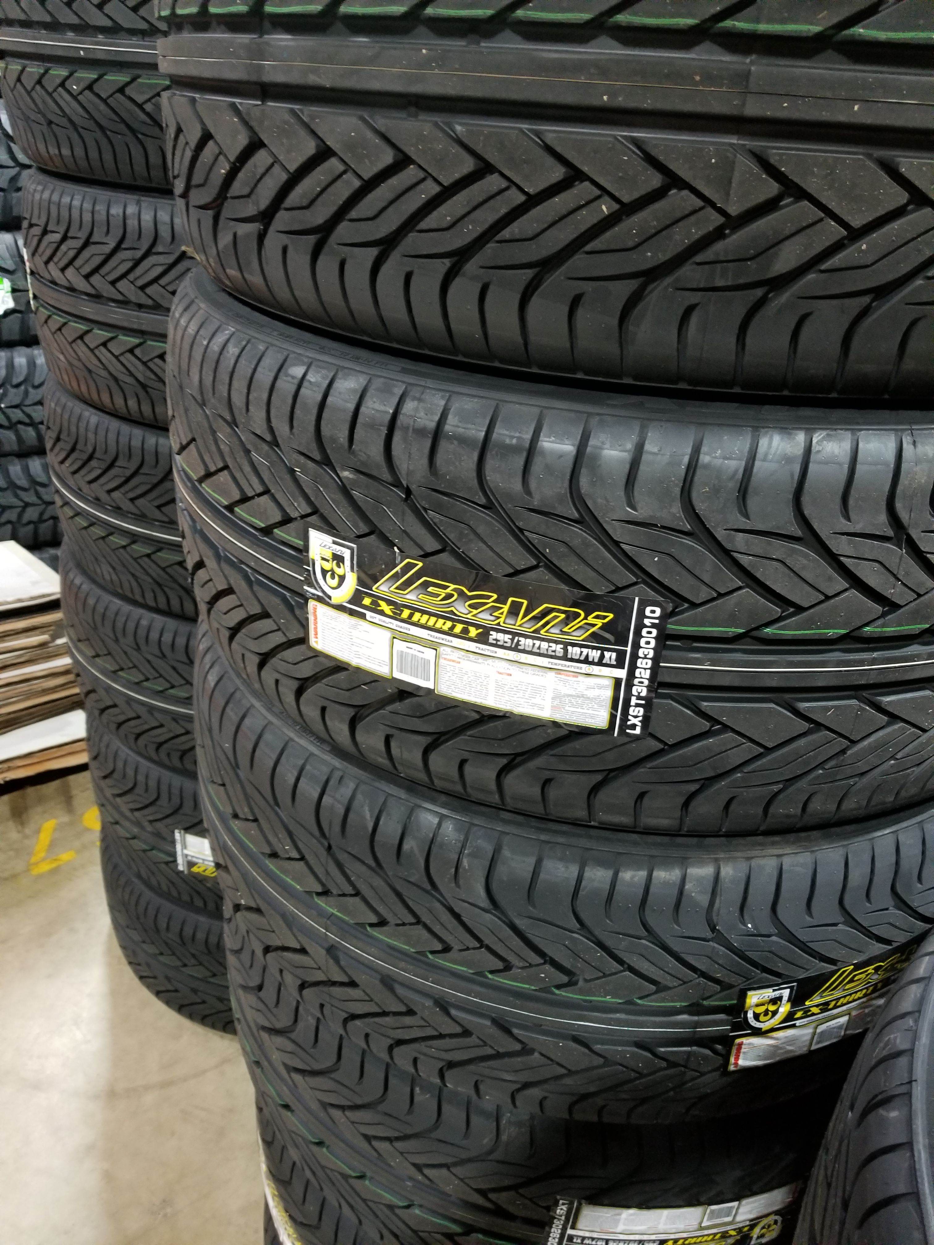 295/30/26 Lexani LX-Thirty tires