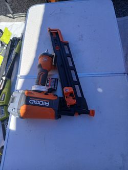 Clabadora ridgid para clavos saiz 21 de conpresor