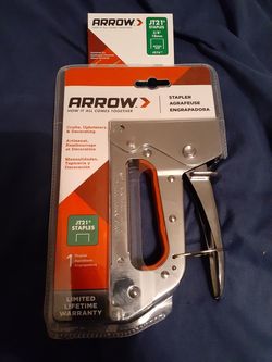stapler plus 1000 staples