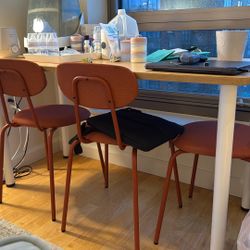 Dining Table +4 Chair