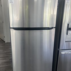 Mother’s Day / Now$599 Was$1000 Two Door Refrigerator 