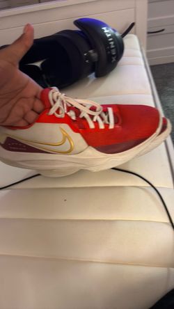 Nike Basketball Sneaker Red White Gold