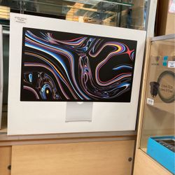 27inch Studio Display
