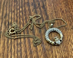 Vintage Coro  claddagh pendant, gold tone with 18 inch chain