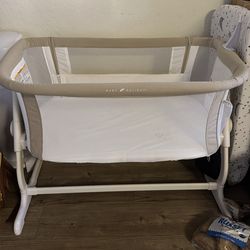 Baby Delight Bedside Bassinet
