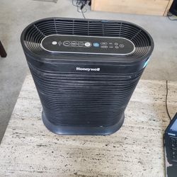 Honeywell Allergen Plus HEPA Air Purifier