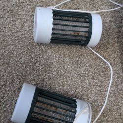 2 small mosquito killing light