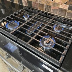 Whirlpool Gas Stove And Microwave Oven