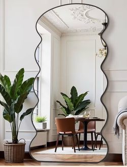 Wavy Mirror with Stand
