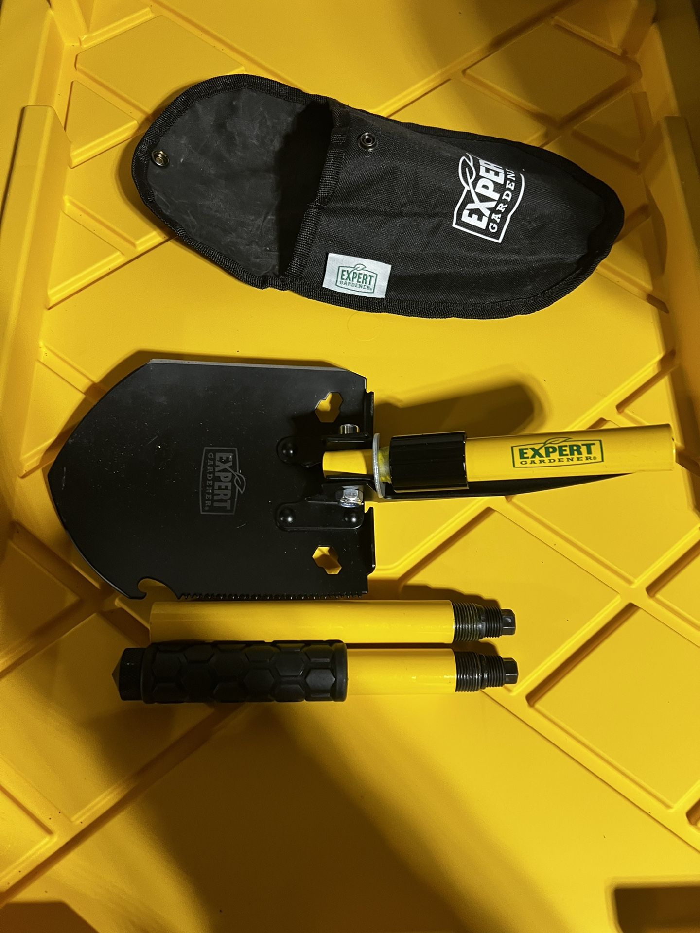 Expert Gardener Folding Shovel / Survival Tool – New
