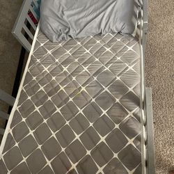 3-1 Convertible Toddler Bed ! Hardly Even Used Ever ! Gray 