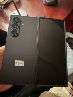 Fold 7 512gb 10 out of 10 condition AT&T/cricket wireless phone is paid off ready for activation comes with case that protects bezels on phone.