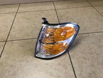 DRIVER SIDE TURN SIGNAL LIGHT FITS TOYOTA TUNDRA