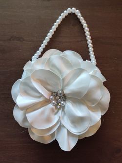 White Satin Floral With Pearl Handle 