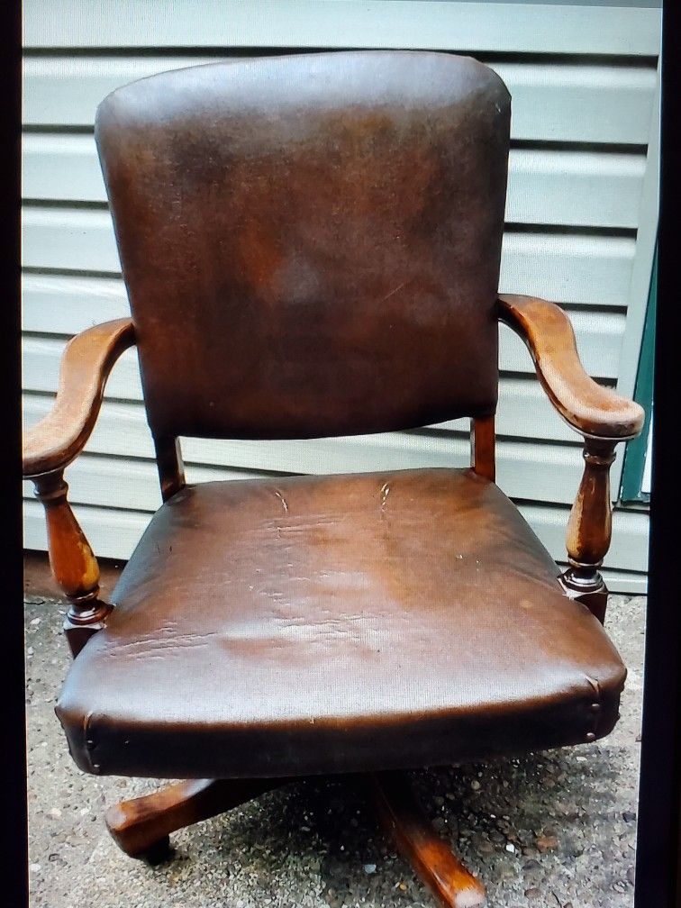 Chair/ Swivel/ Vintage/ Executive Office