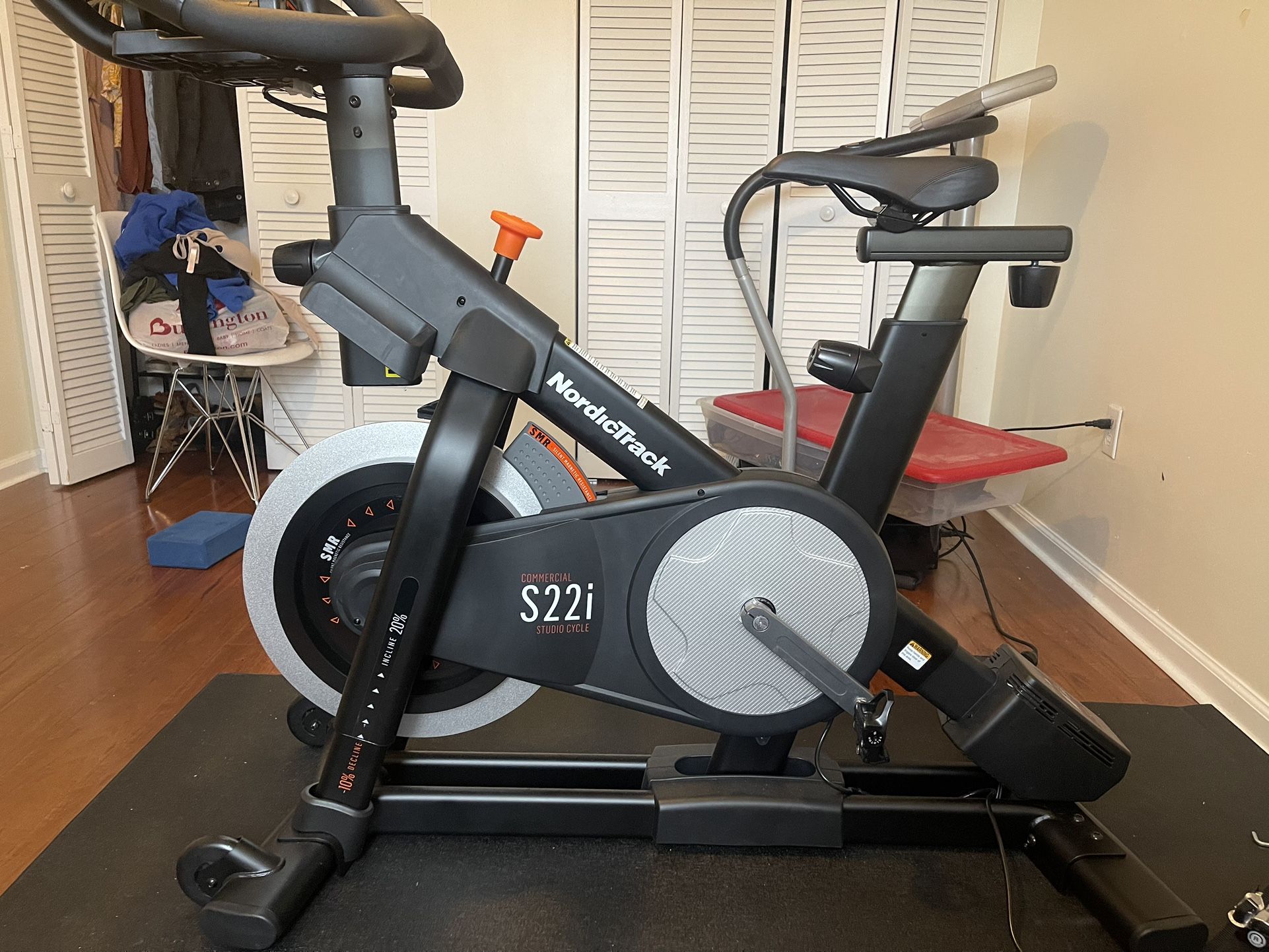 NordicTrack Commercial S22i Studio Cycle
