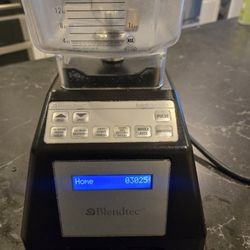 Blendtec Blender With Upgraded Jar