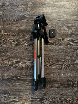 SLIK U9000 Aluminum Camera Tripod with 3-Way Pan Head + Quick Release Plate