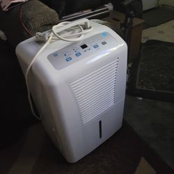 LG Air-conditioner And Dehumidifier 