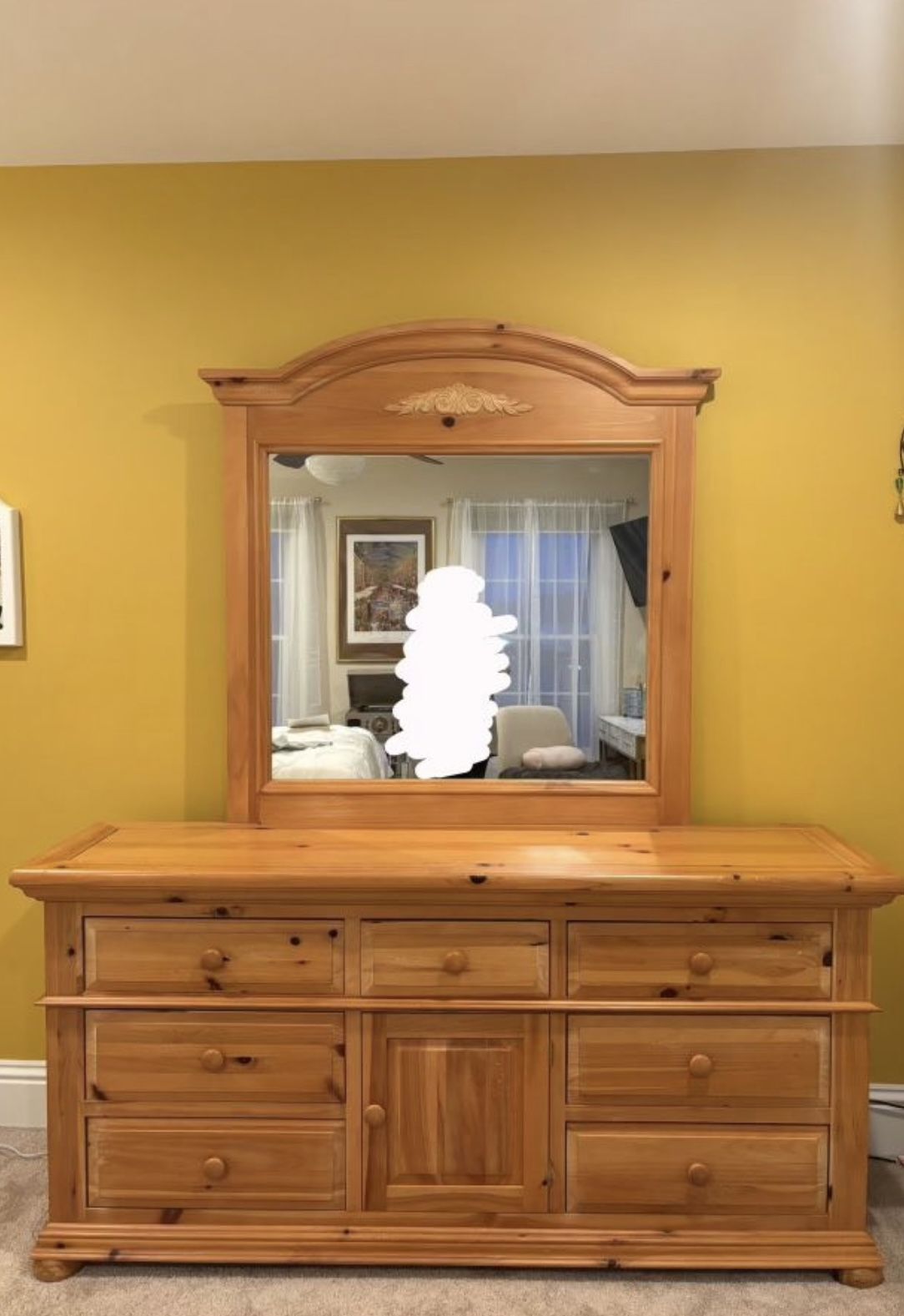 Dresser With Mirror