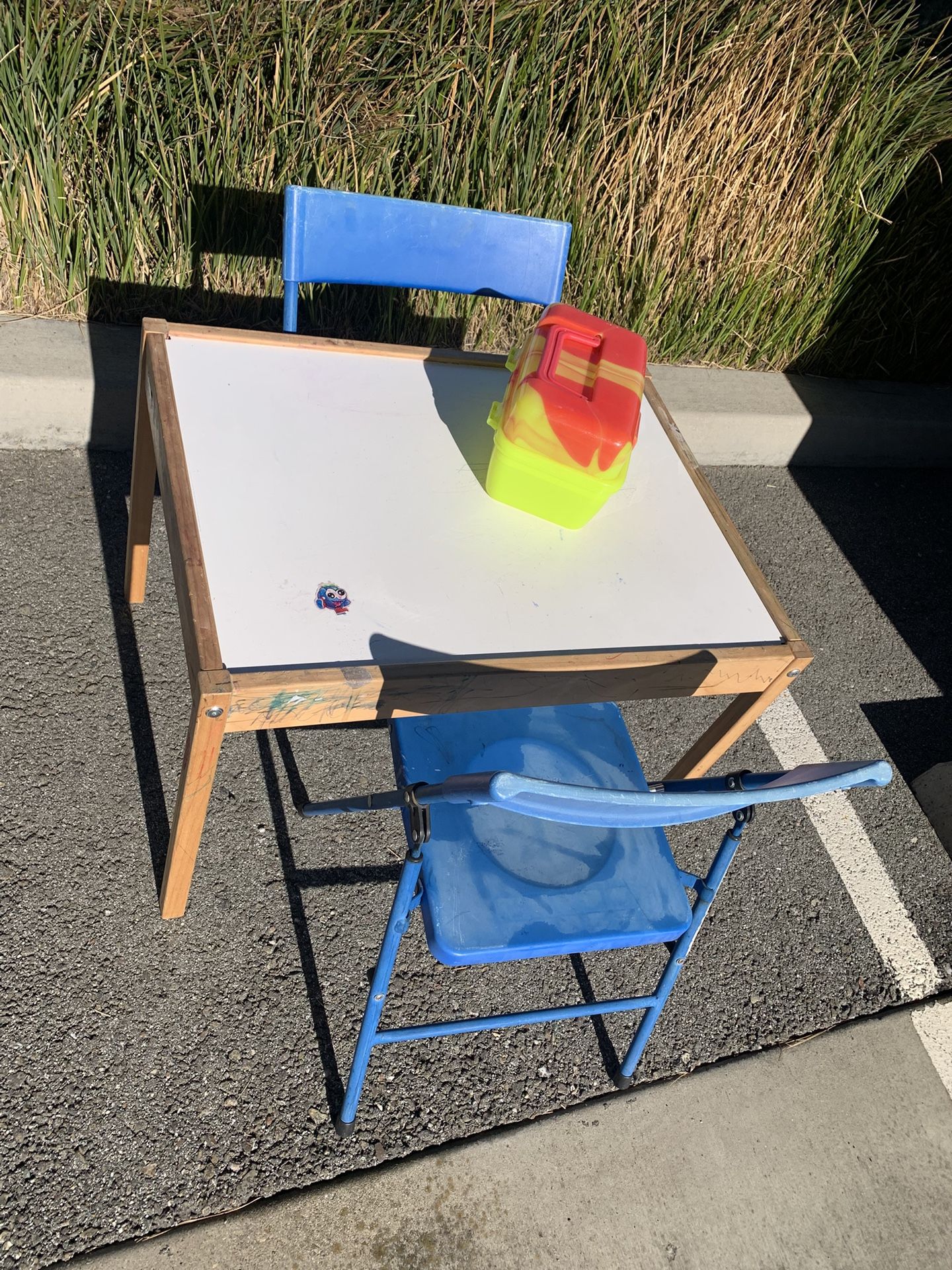 Kids Table With 2 Folding Chairs Available 95134