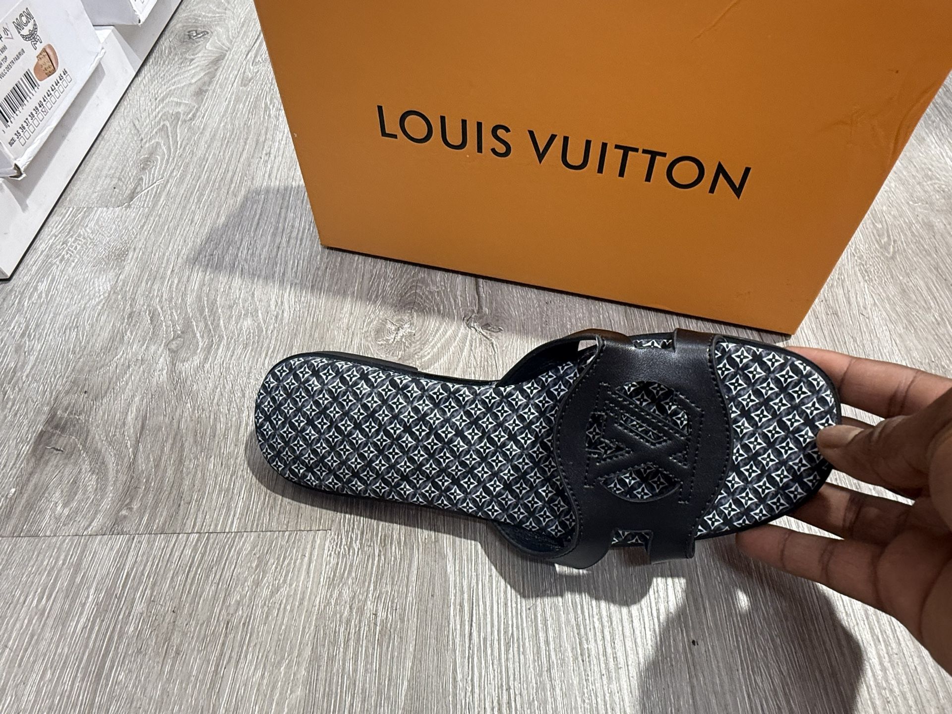 Louis Vuitton Sandals π‘