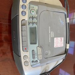 Sony CFD-S01 Portable Boombox Am/FM Radio CD Cassette Tape Player. Tested