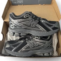 New Balance 1906r Shoes