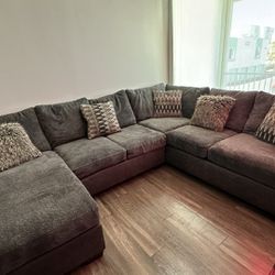 COUCH FOR SALE 