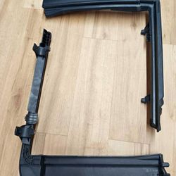 A pair of never installed rear soft top windows from my
2012 Jeep Wrangler.