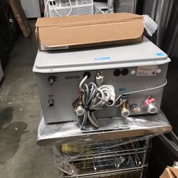 Tankless  Water Heater  Brand New Warranty Working  Reg $1500 Only $500
