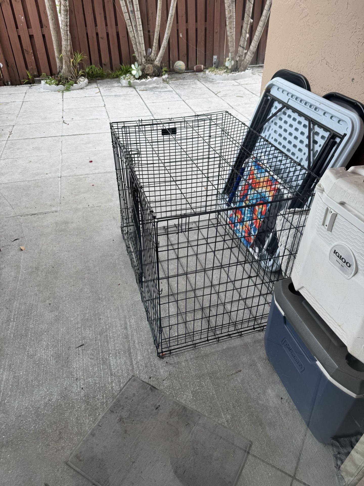 Dog Crate With Feeding Aluminum Bowls