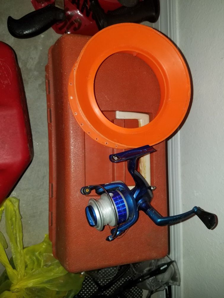 yoyo empty fishing box and a reel. $20 firm