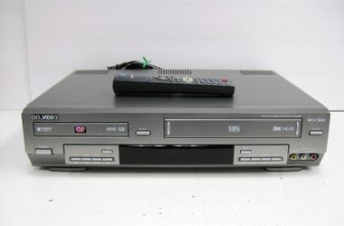 GoVideo Video Cassette Recorder Stereo VHS VCR / DVD Player Combo